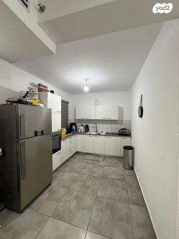 דירה, יגאל אלון 4, המרכז האזרחי, רמלה