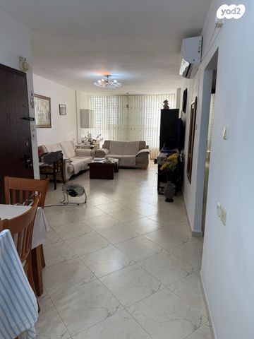 דירה, רסקו א', חולון