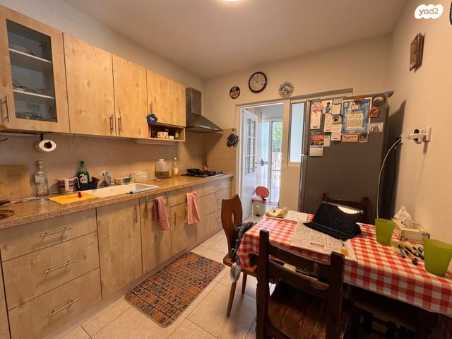 דירת גן, אריאל