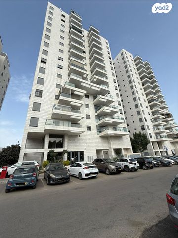 דירה, יגאל אלון 4, המרכז האזרחי, רמלה