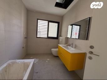 גג/ פנטהאוז, רחל 15, גבעת הרמבם, גבעתיים