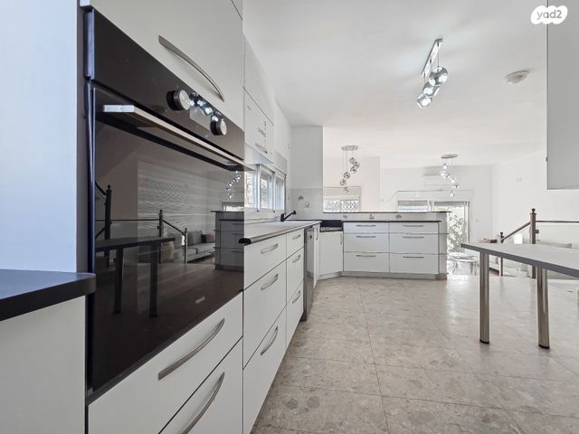 בית פרטי/ קוטג', שדרות הרצל, קרית ים א', קרית ים