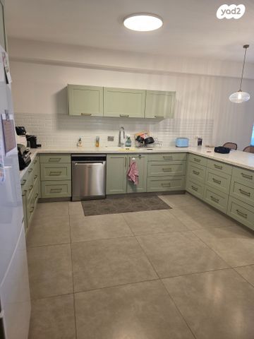 דירה, השקד, נופי החורש, מבשרת ציון