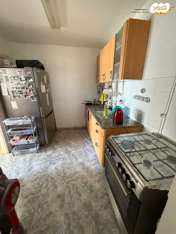 דירה, בן גוריון, לוד