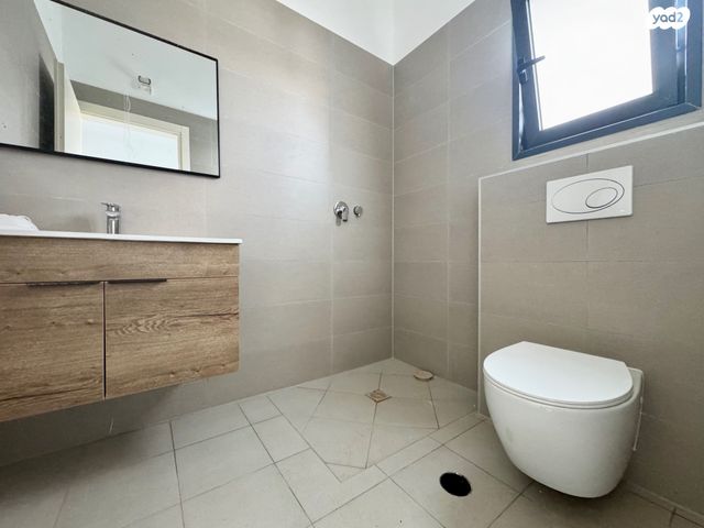 דירת גן, יצחק שמיר, עפולה הצעירה, עפולה