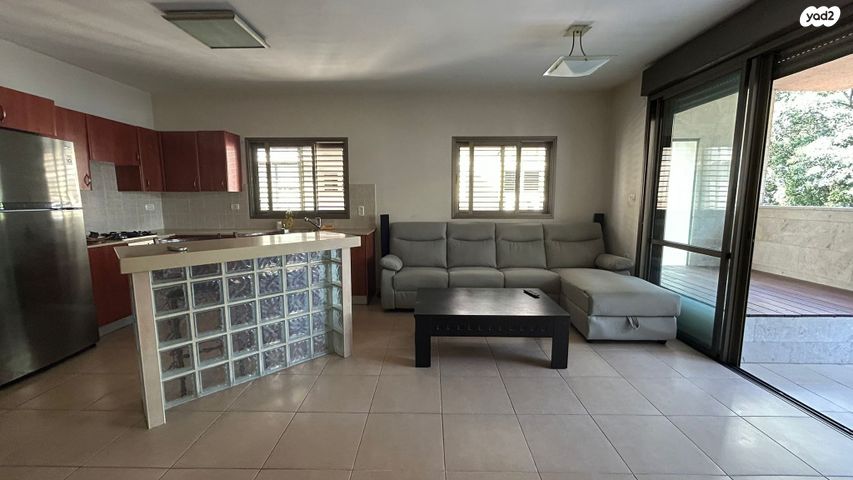 דירה, השוטרת, שכונת חשמונאים, מרכז העיר א, רמת גן