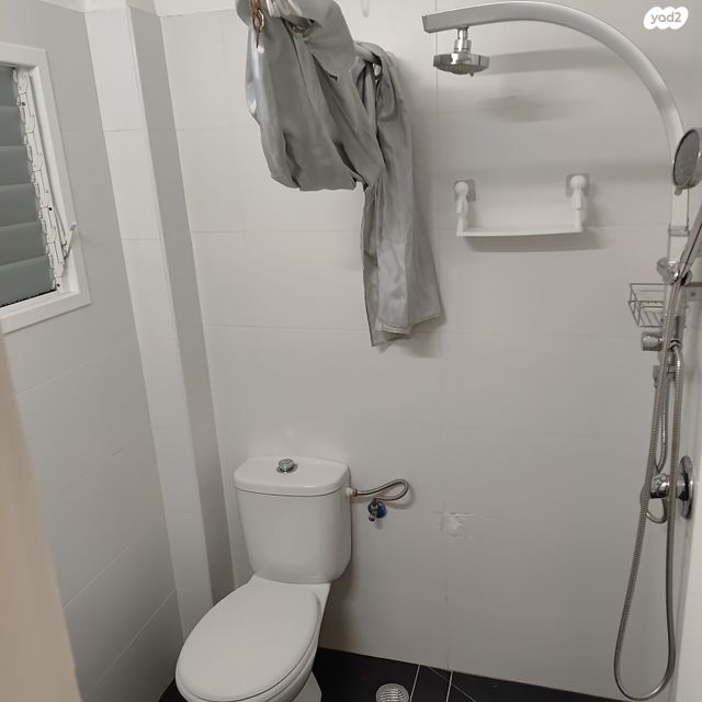 דירה, רמב"ם, ראשון לציון