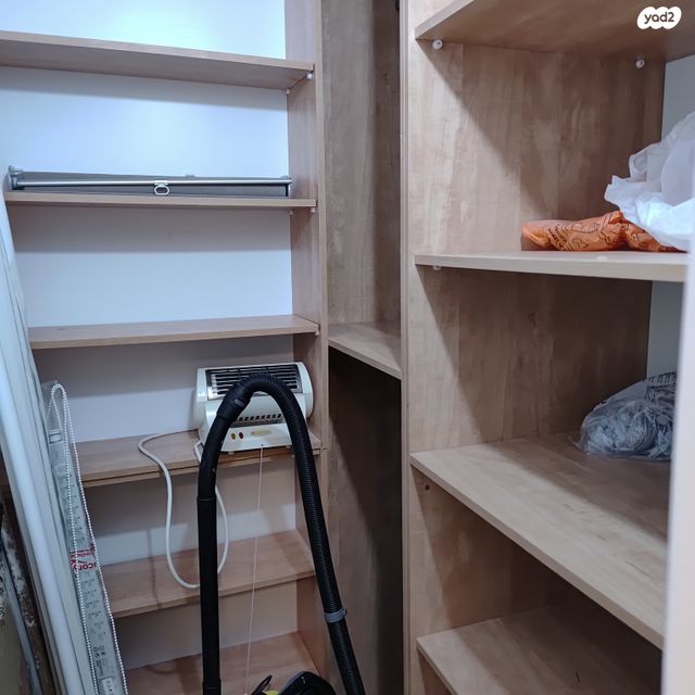 דירה, רמב"ם, ראשון לציון