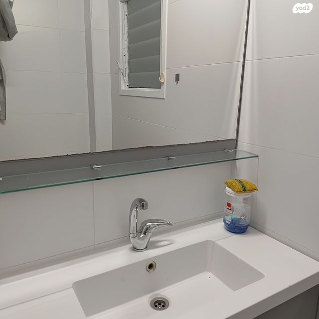 דירה, רמב"ם, ראשון לציון