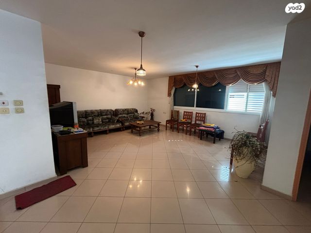 דירה, יוספי, שכונת בן גוריון, מרכז העיר ג', רמת גן