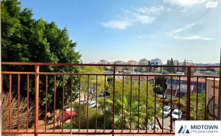 דירה, סמטת אביבים 12, שיכוני מזרחי, כפר סבא