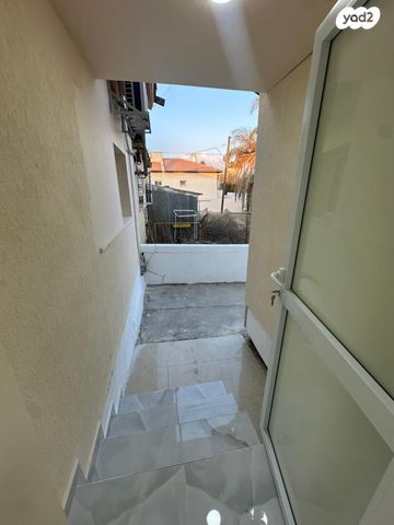 דירה, מלכי ישראל, נתיבות