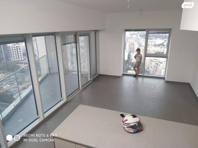 דרך מנחם בגין 150