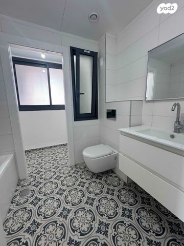 דירה, אמנון ליפקין שחק, נוף הטיילת, נתניה