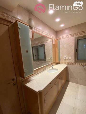 בית פרטי/ קוטג', רנ"ס 27, מוצקין הותיקה, קרית מוצקין