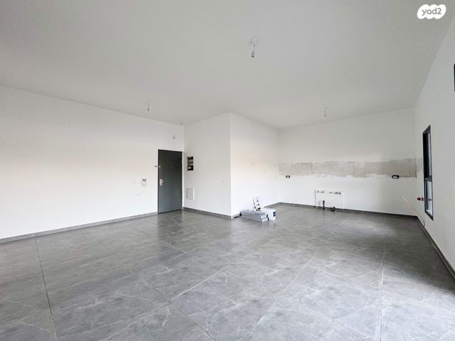 דירת גן, יצחק שמיר, עפולה הצעירה, עפולה