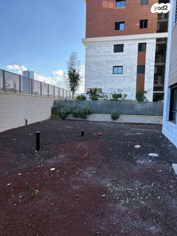 דירת גן, הכלנית, 2004, רעננה