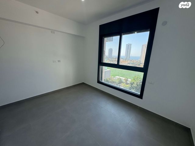 דירה, אמנון ליפקין שחק, נוף הטיילת, נתניה