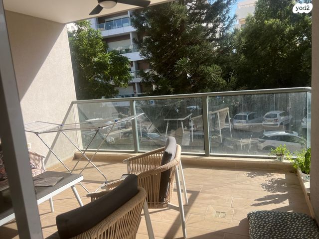 דירה, רעננה