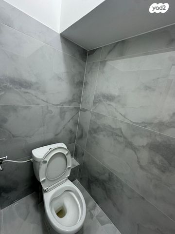 דירה, מלכי ישראל, נתיבות