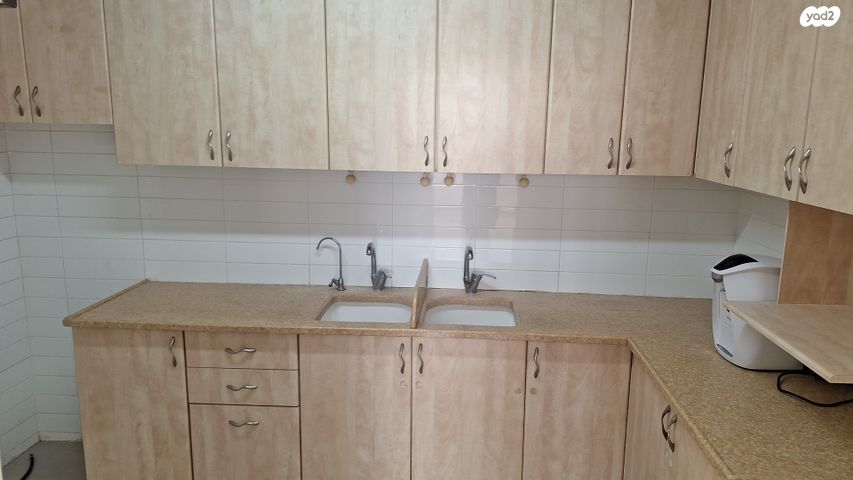 דירה, הרב אונטרמן, פתח תקווה