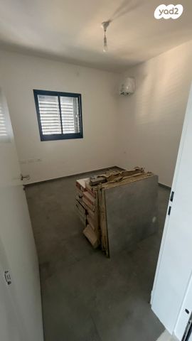 דירה, הרב הרצוג 6, צפון מערב מרכז העיר, נתניה