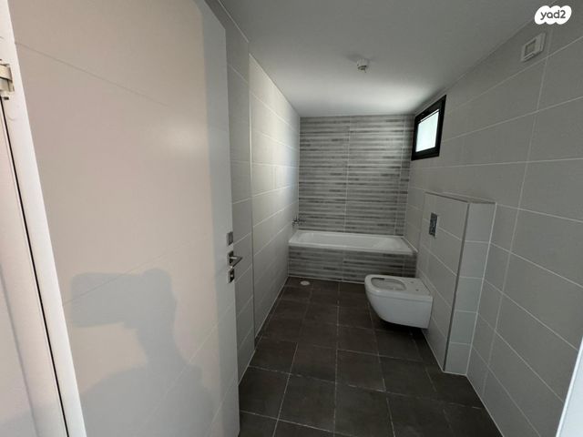 דירה, הרב ישראל גרוסמן, בית שמש