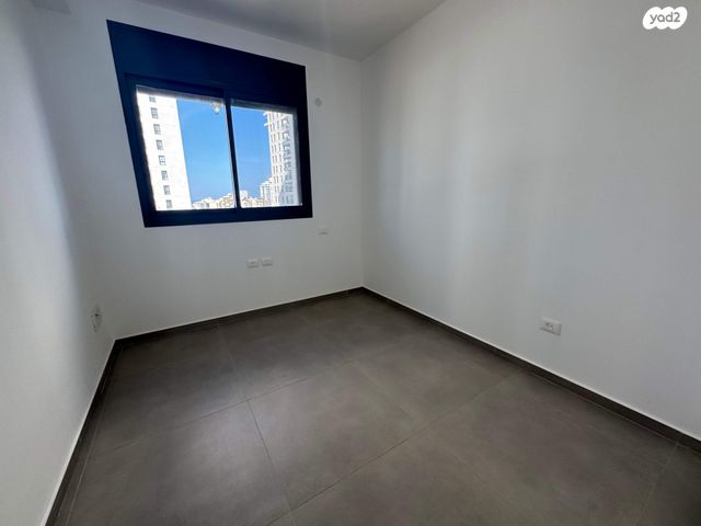 דירה, אמנון ליפקין שחק, נוף הטיילת, נתניה