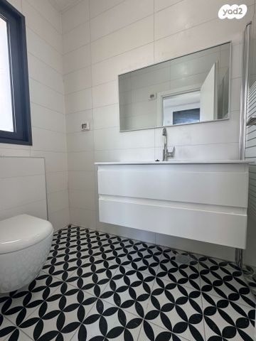 דירה, אמנון ליפקין שחק, נוף הטיילת, נתניה