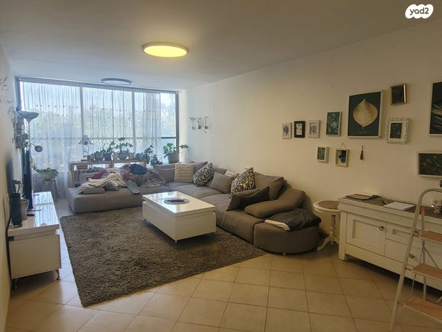 מקווה ישראל 34