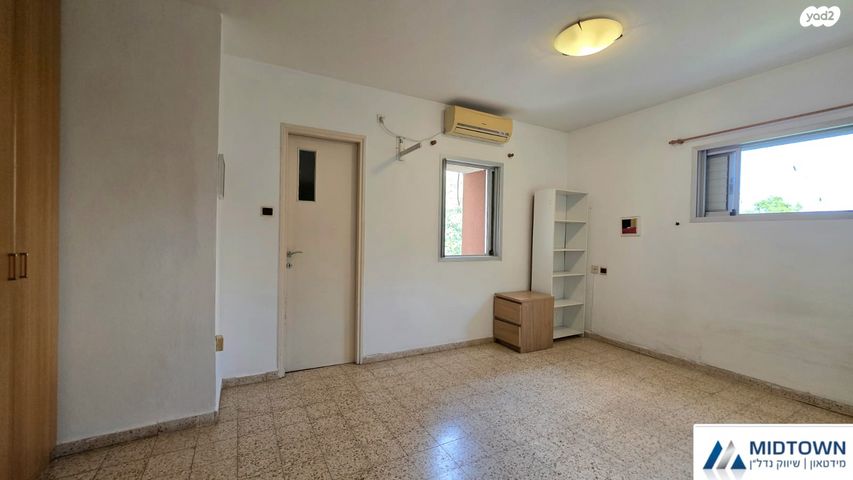 דירה, סמטת אביבים 12, שיכוני מזרחי, כפר סבא