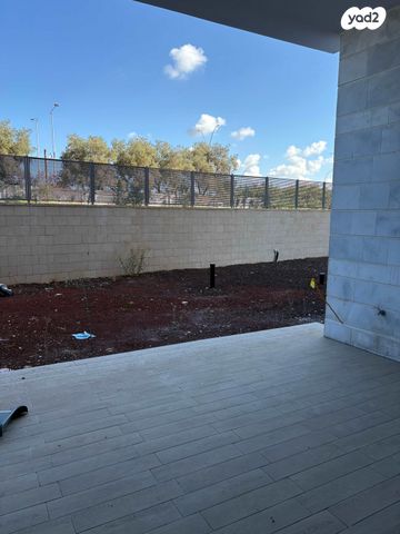 דירת גן, הכלנית, 2004, רעננה