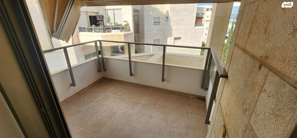 לוין קיפניס 5