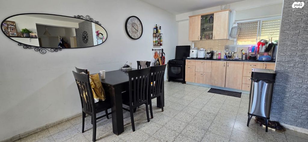 דירה, שדמה, הגליל, כרמיאל