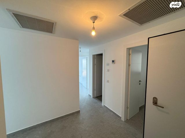 דירה, הרב ישראל גרוסמן, בית שמש