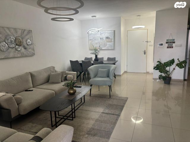 גג/ פנטהאוז, זלמן שז"ר, נווה גנים, קרית מוצקין