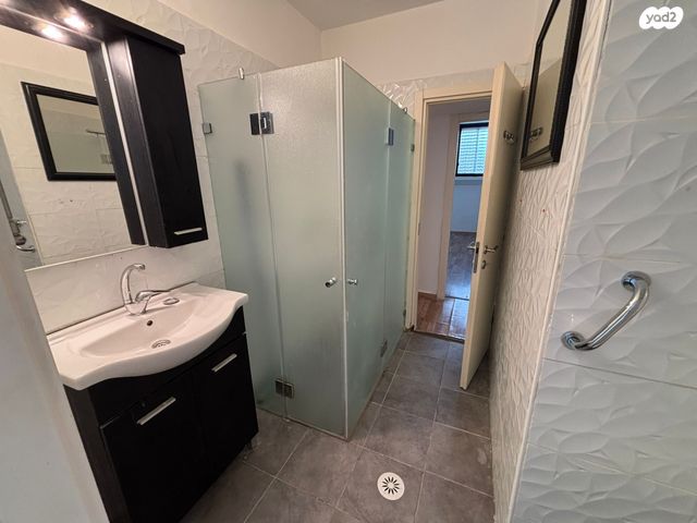 דירה, אצ"ל 17, נווה רם, שיכון מזרחי, רמת גן