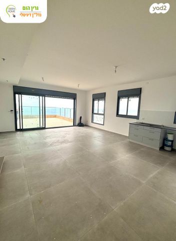 גג/ פנטהאוז, דר' ישראל בורגנסקי, נוף הטיילת, נתניה