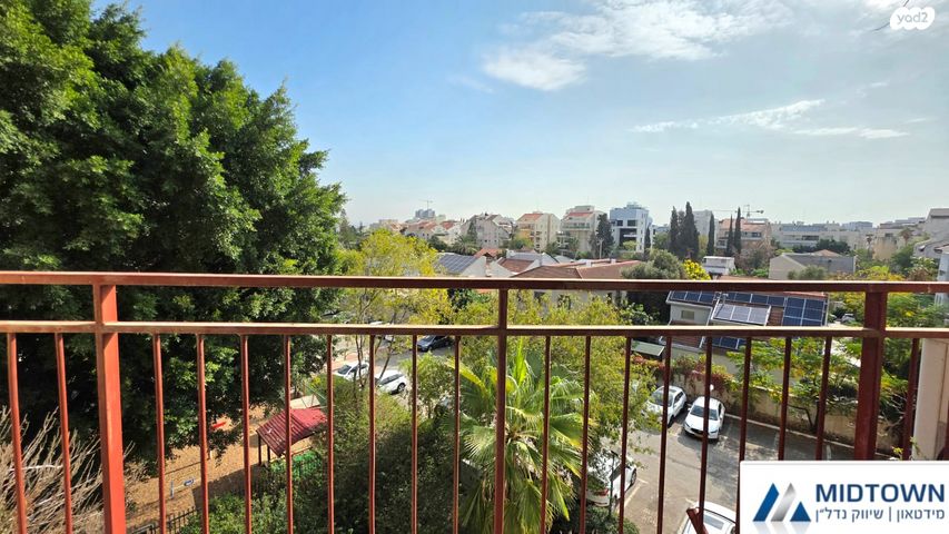 דירה, סמטת אביבים 12, שיכוני מזרחי, כפר סבא