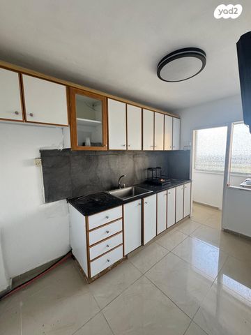 דירה, גיורא 24, צור שלום, קרית ביאליק