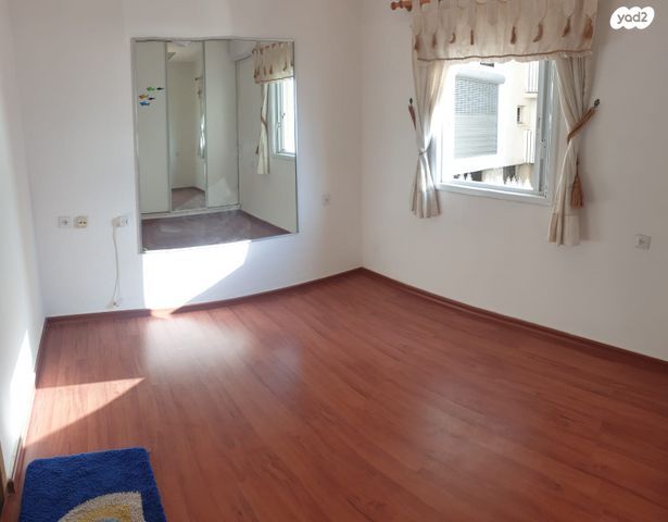 דירה, דרך בן גוריון 75, עצמאות יוספטל, בת ים