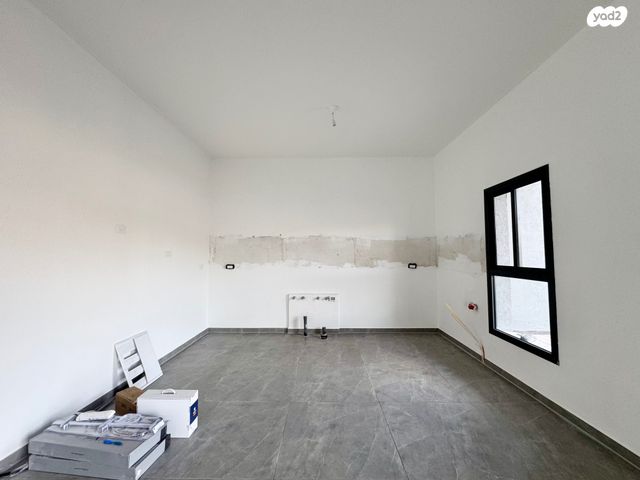 דירת גן, יצחק שמיר, עפולה הצעירה, עפולה