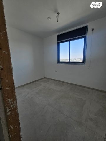 דירה, מניה שוחט, אור יהודה