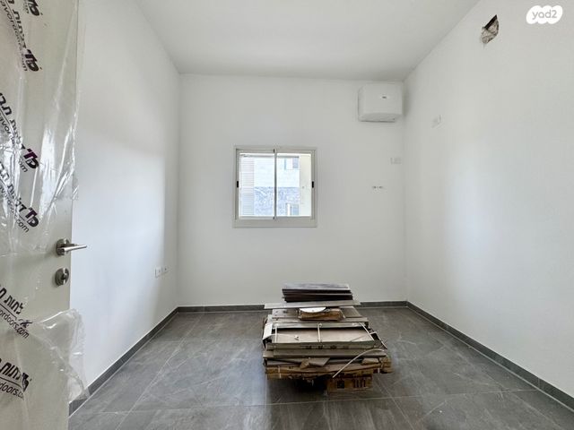 דירת גן, יצחק שמיר, עפולה הצעירה, עפולה