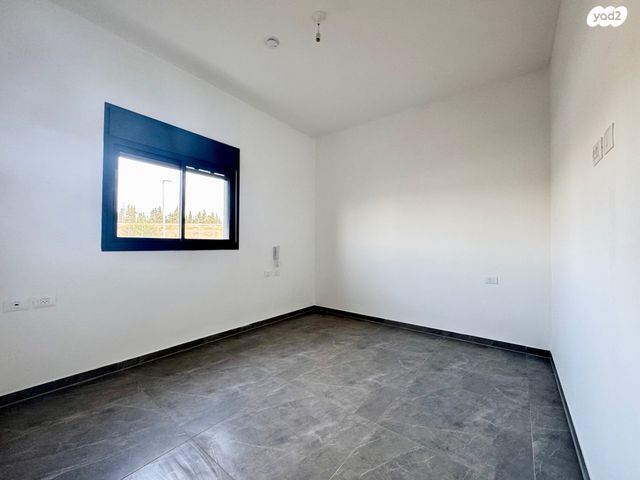 דירת גן, יצחק שמיר, עפולה הצעירה, עפולה