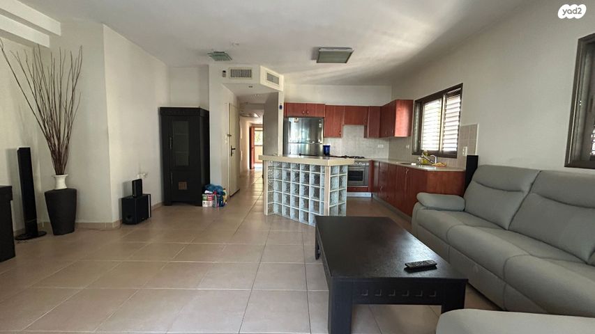 דירה, השוטרת, שכונת חשמונאים, מרכז העיר א, רמת גן