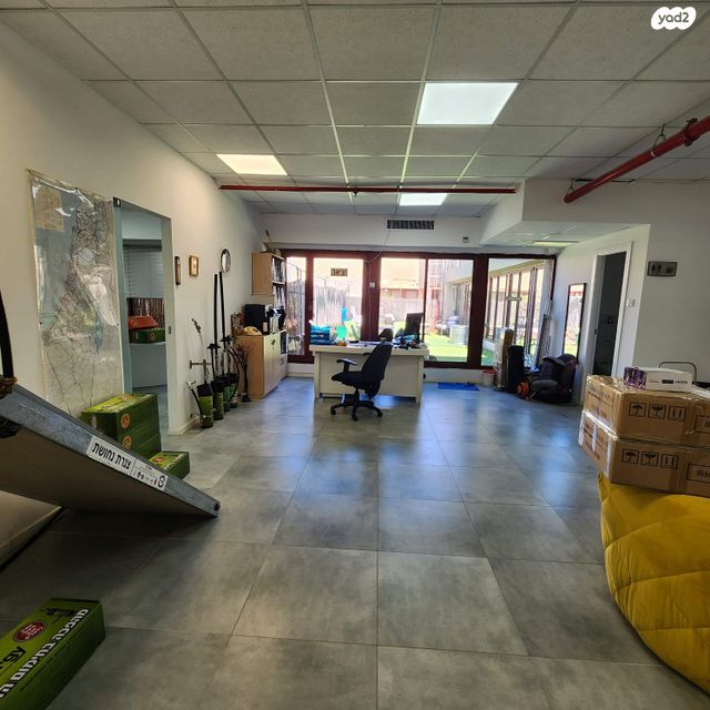 אולמות, אזור תעשיה, יבנה