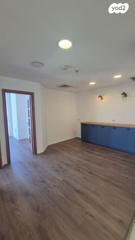 משרדים, משה דיין, פתח תקווה