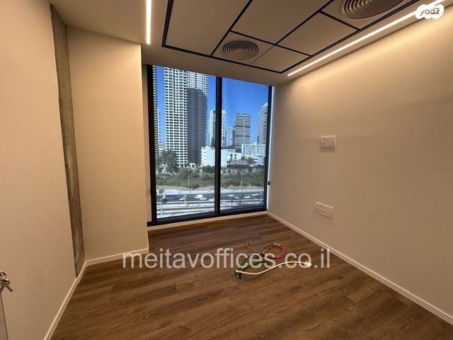 משרדים, דרך מנחם בגין 13, בורסה, רמת גן