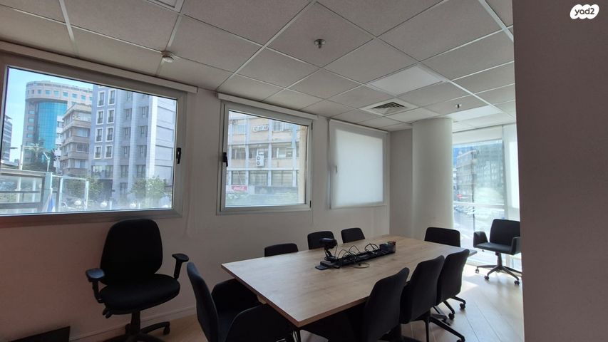 משרדים, חרוזים, רמת גן